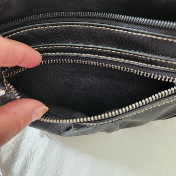Black Zipper Top Wristlet.  Great size.  Zipper pocket on front. 8.5 x 5.5 - Picture 7 of 9